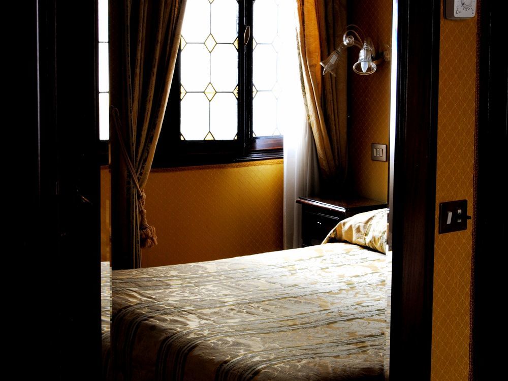 Gkk Exclusive Private Suite Venezia Bagian luar foto